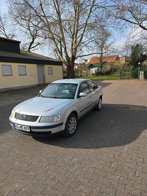 Gebraucht VW Passat 125 PS (91 kW) 1998 Grau Limousine