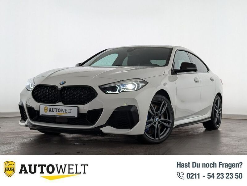 Alpinweiss iii Gebraucht 2022 BMW M235 Performance Limousine | 34.960 € (Fairer Preis) - Bild 1/4