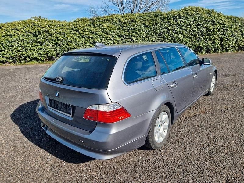Gebraucht BMW 520 Advantage 177 PS (130 kW) 2009 Grau Kombi