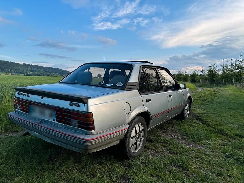 Gebraucht Opel Ascona Sport 115 PS (84 kW) 1986 Blau Limousine