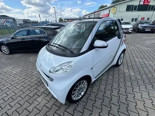 Gebraucht Smart ForTwo Cabrio 71 PS (52 kW) 2012 Weiß Cabrio