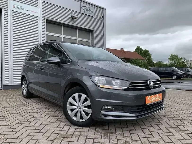 Gebraucht VW Touran 116 PS (85 kW) 2018 Grau Van / Kleinbus