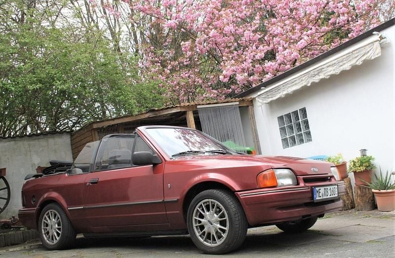 Gebraucht Ford Escort Cabriolet 90 PS (66 kW) 1986 Rot Cabrio