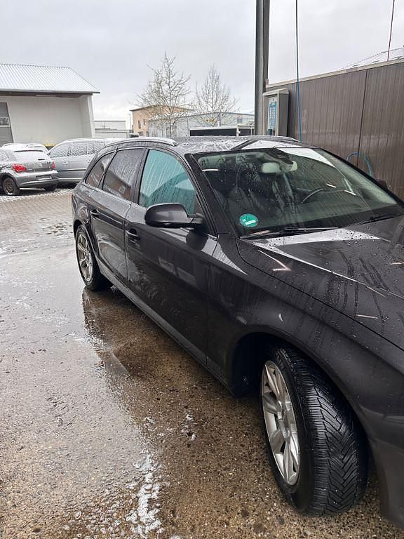 Gebraucht Audi A4 Ambition 177 PS (130 kW) 2014 Grau Kombi