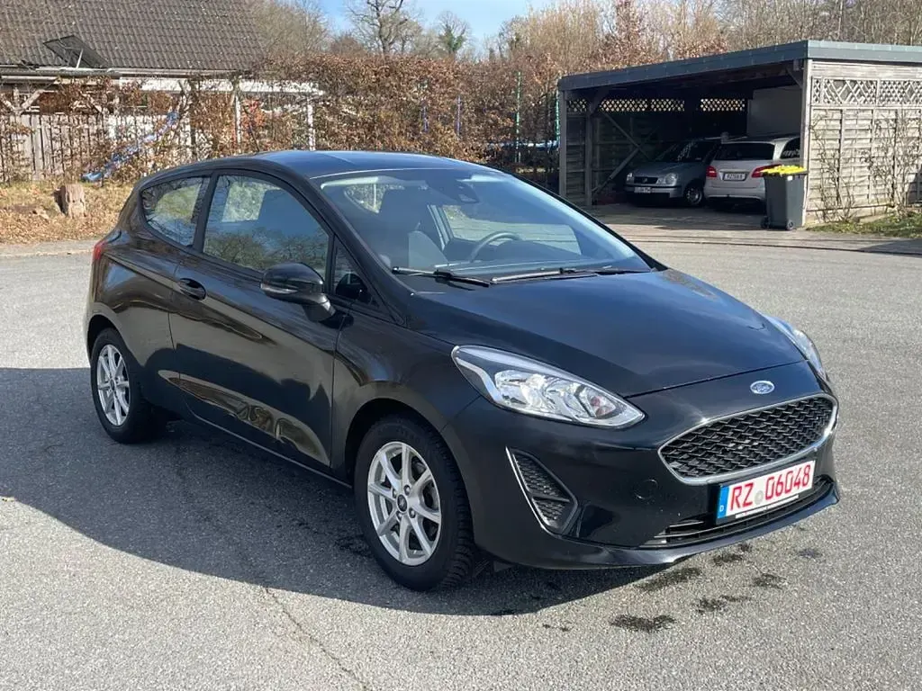 Usata Ford Fiesta Trend 71 CV (52 kW) 2017 Nero Utilitaria