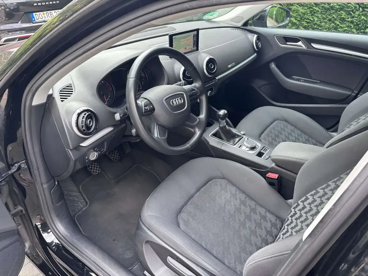Gebraucht Audi A3 Attraction 125 PS (91 kW) 2016 Schwarz Kombi