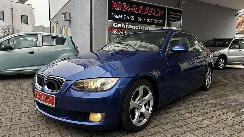 Gebraucht BMW 325 197 PS (144 kW) 2008 Blau Coupé