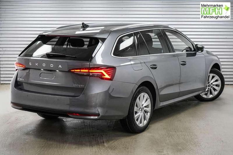 Neu Skoda Octavia Selection 150 PS (110 kW) 2026 Graphite grau metallic (5x) Kombi