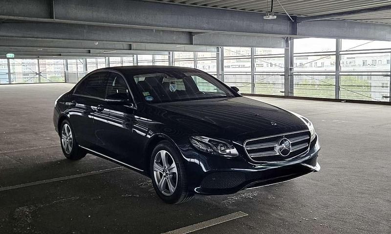 Gebraucht 2017 Mercedes E220 Exclusive Limousine | 25.999 € (Teuer) - Bild 1/4