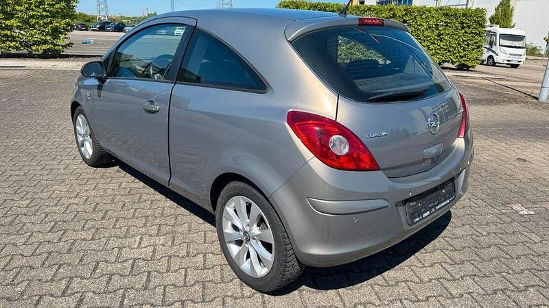 Gebraucht Opel Corsa 69 PS (50 kW) 2013 Gold Kleinwagen