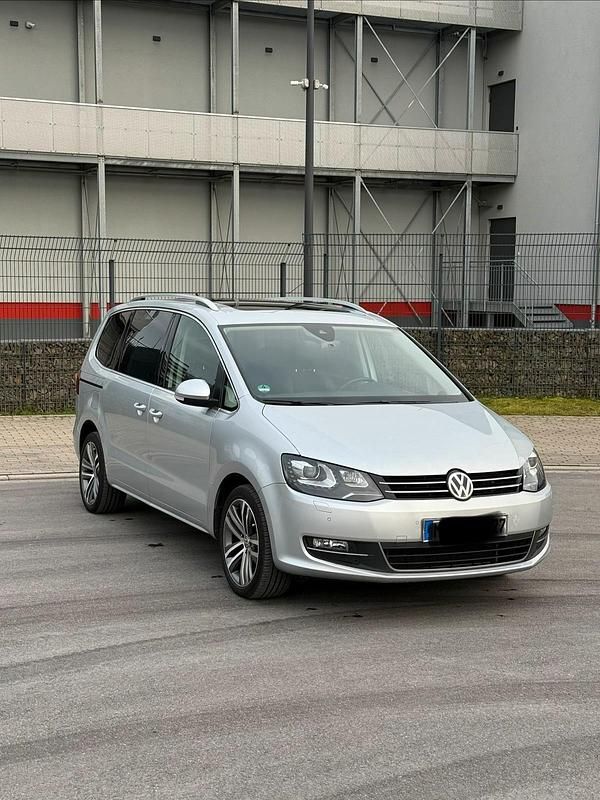 Gebraucht VW Sharan Highline 177 PS (130 kW) 2019 Silber Van / Kleinbus