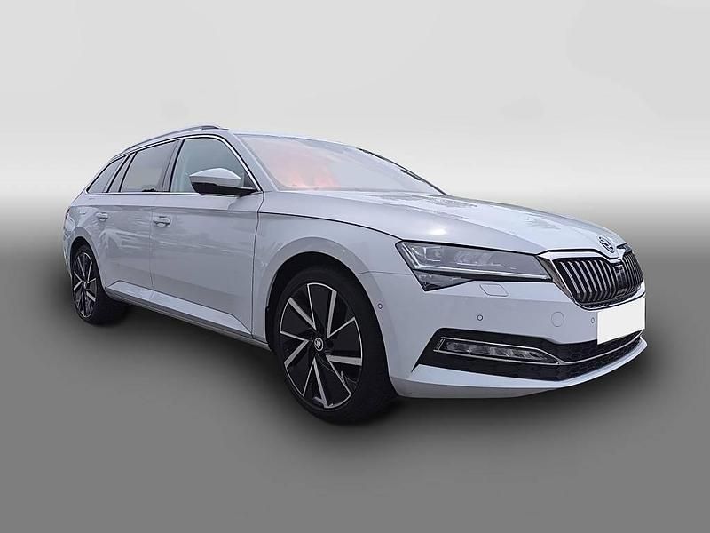 Gebraucht Skoda Superb Style 150 PS (110 kW) 2024 Weiß Kombi