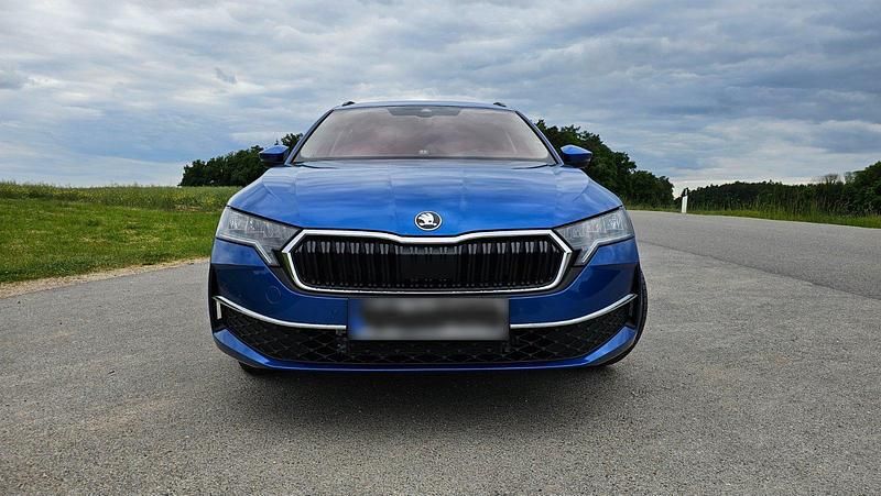 Gebraucht Skoda Octavia Selection 150 PS (110 kW) 2025 Blau Kombi