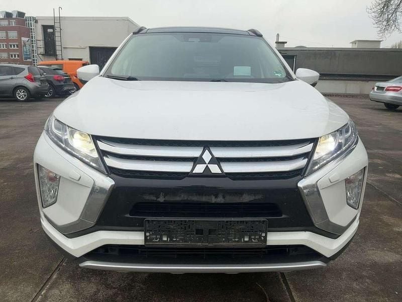 Weiß Gebraucht 2019 Mitsubishi Eclipse Cross Top SUV | 17.000 € (Fairer Preis) - Bild 1/4