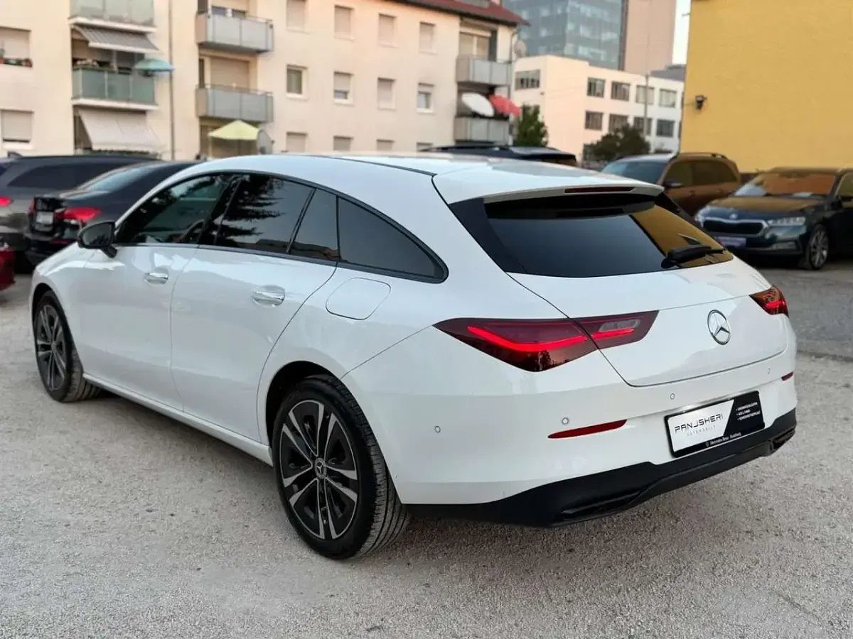 Gebraucht Mercedes CLA200 Progressive 150 PS (110 kW) 2024 Weiß Coupé