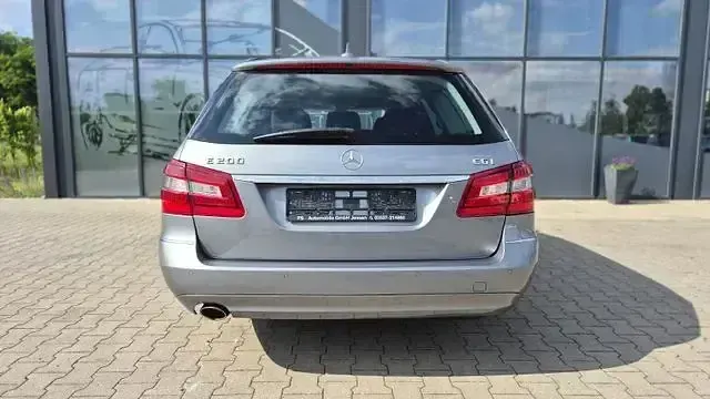 Gebraucht Mercedes E200 184 PS (135 kW) 2011 Andere Kombi