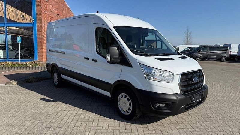 Gebraucht Ford Transit Trend 131 PS (96 kW) 2022 Weiß Van / Kleinbus