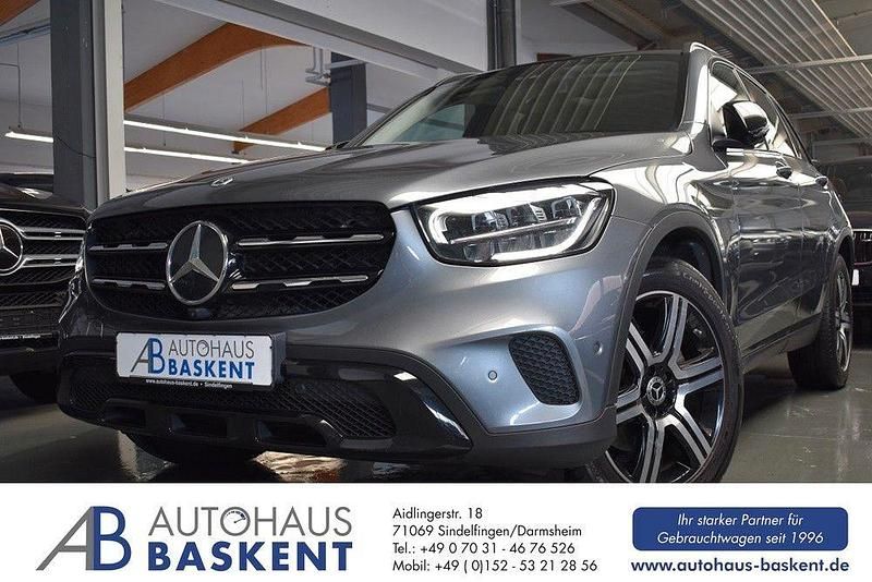 Grau Gebraucht 2022 Mercedes GLC200 Night SUV | 33.490 € (Fairer Preis) - Bild 1/4