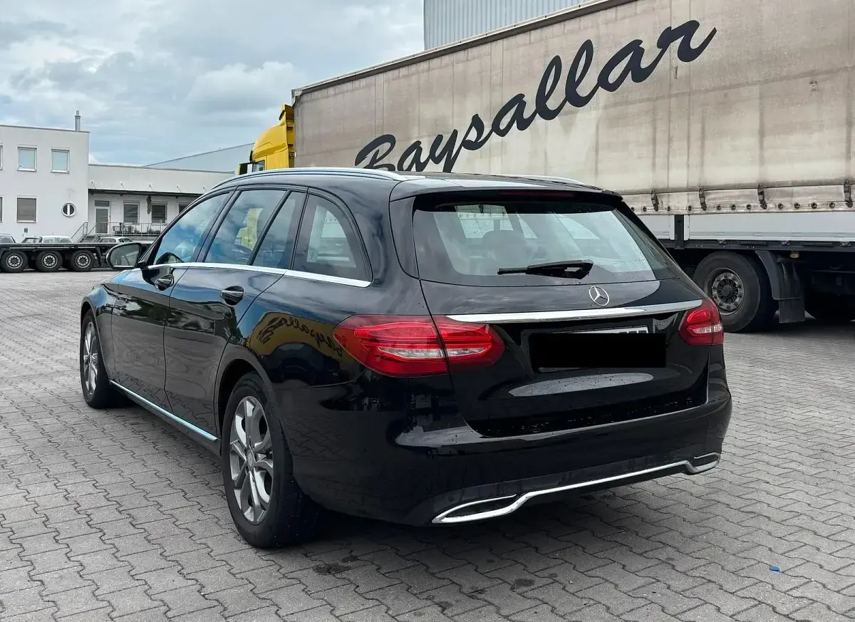 Gebraucht Mercedes C220 170 PS (125 kW) 2018 Schwarz Kombi