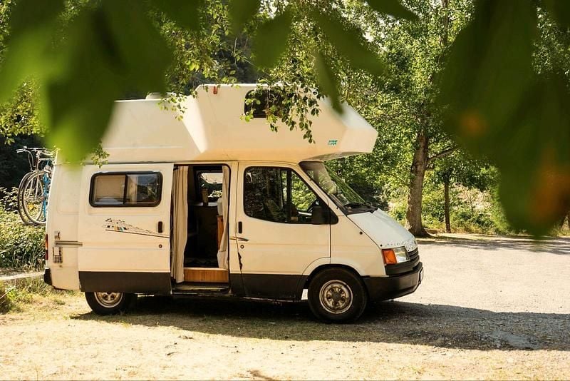 Weiß Gebraucht 1988 Ford Transit Van / Kleinbus | 7.200 € - Bild 1/4