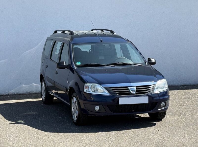 Blau Gebraucht 2012 Dacia Logan Limousine | 4.790 € (Etwas zu teuer) - Bild 1/4