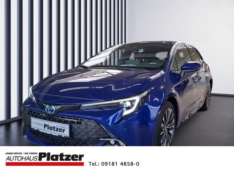 Blau Gebraucht 2023 Toyota Corolla Hybrid Team Kleinwagen | 32.980 € - Bild 1/4