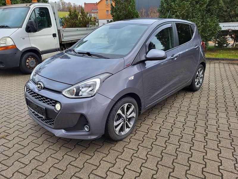 Grau Gebraucht 2017 Hyundai i10 YES! Kleinwagen | 10.490 € (Etwas zu teuer) - Bild 1/4