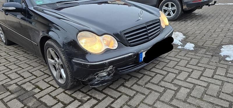 Gebraucht Mercedes C180 143 PS (105 kW) 2007 Schwarz Limousine