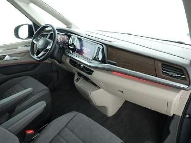 Second-hand VW Multivan Style 150 CP (110 kW) 2025 Gri Monovolum