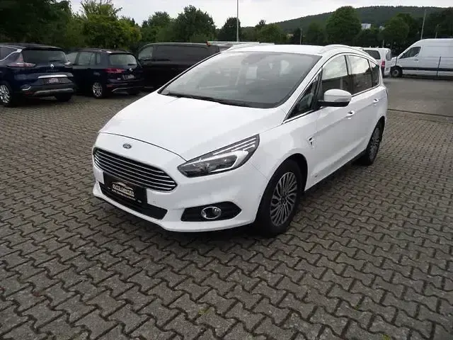 Gebraucht Ford S-MAX Titanium 190 PS (139 kW) 2018 Weiß Van / Kleinbus