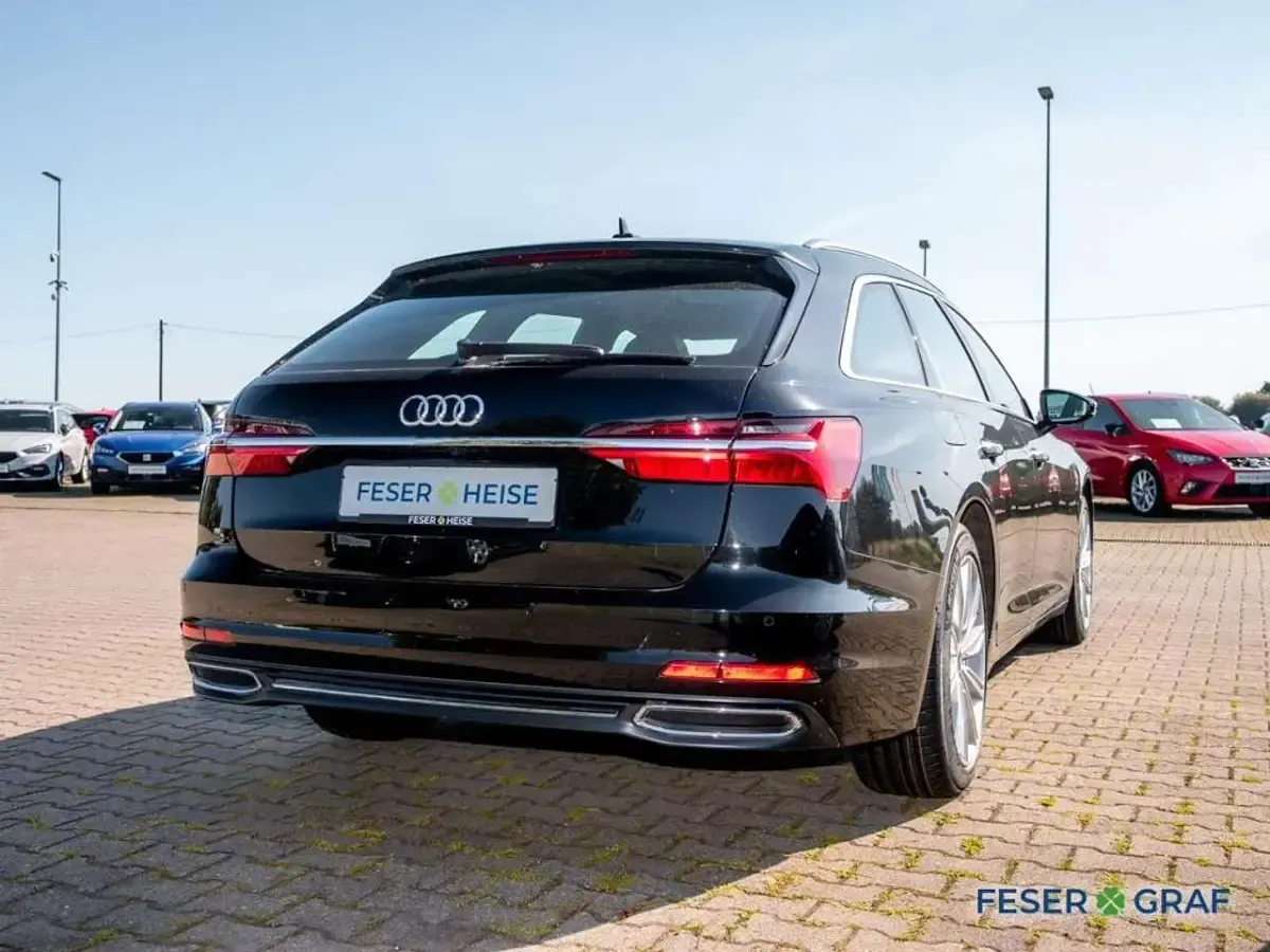 Gebraucht Audi A6 Design 204 PS (150 kW) 2023 Mythosschwarz metallic Kombi