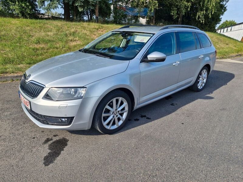 Silber Gebraucht 2014 Skoda Octavia Elegance Kombi | 10.500 € (Fairer Preis) - Bild 1/4