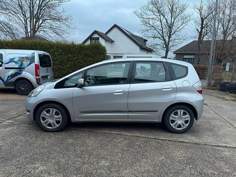 Gebraucht Honda Jazz 99 PS (72 kW) 2010 Silber Kleinwagen