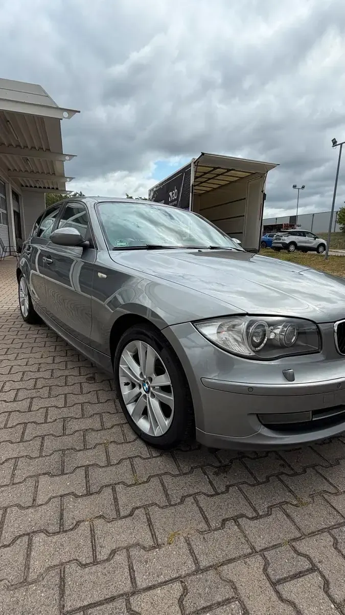 Gebraucht BMW 120 177 PS (130 kW) 2009 Grau Kleinwagen