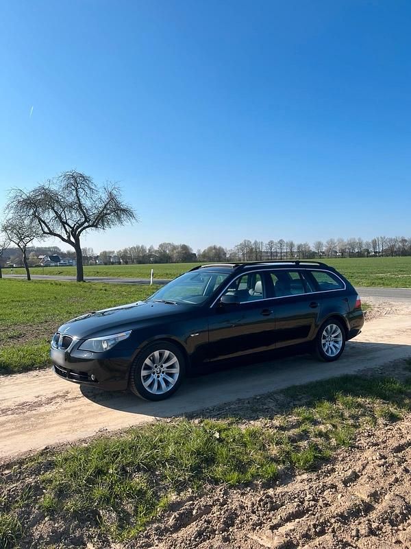 Gebraucht BMW 523 177 PS (130 kW) 2007 Schwarz Kombi