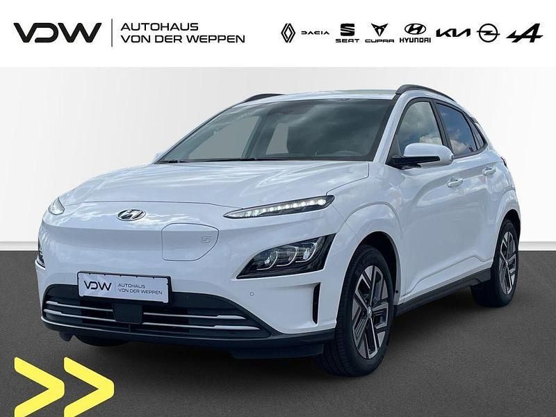 Weiß Gebraucht 2023 Hyundai Kona Advantage SUV | 20.450 € (Superpreis) - Bild 1/4