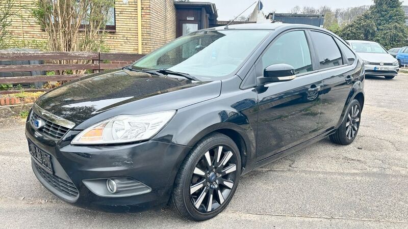 Schwarz Gebraucht 2009 Ford Focus Limousine | 1.450 € (Superpreis) - Bild 1/4