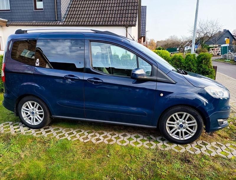 Gebraucht Ford Tourneo Courier Titanium 101 PS (74 kW) 2017 Blau Van / Kleinbus