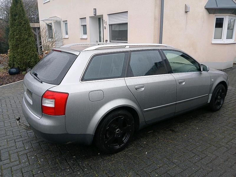 Gebraucht Audi A4 131 PS (96 kW) 2001 Grau Kombi