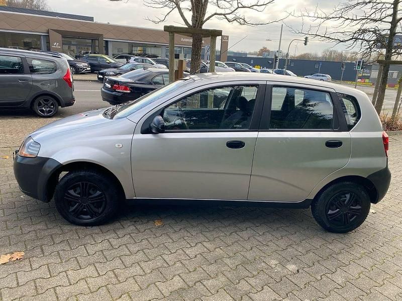 Gebraucht Chevrolet Kalos 72 PS (52 kW) 2005 Silber Limousine