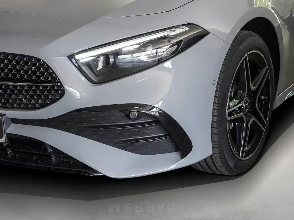 Gebraucht Mercedes A250 AMG 218 PS (160 kW) 2025 Alpingrau Limousine