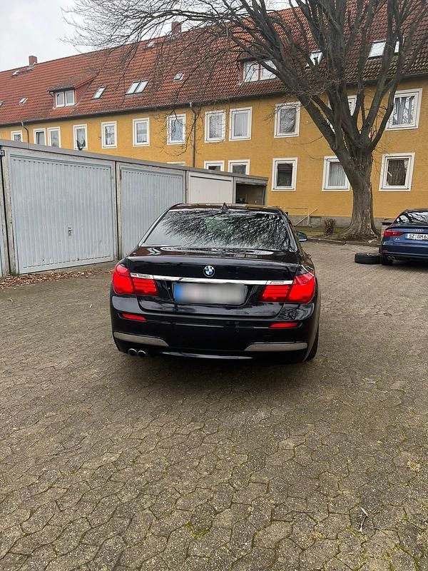 Gebraucht BMW 730 M Sport 258 PS (189 kW) 2012 Blau Limousine