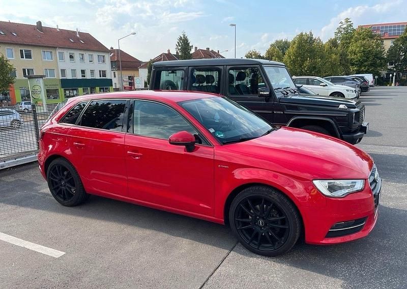 Gebraucht Audi A3 110 PS (80 kW) 2016 Rot Limousine