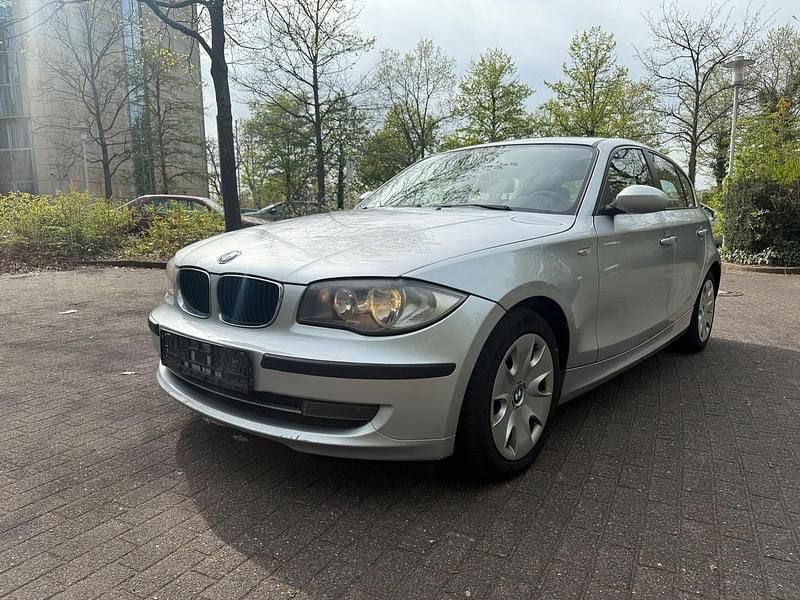 Second-hand BMW 118 143 CP (105 kW) 2008 Argintiu Hatchback