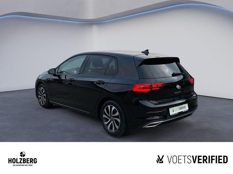 Gebraucht VW Golf VIII Active 150 PS (110 kW) 2022 Schwarz Limousine