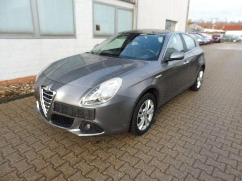 Gebraucht Alfa Romeo Giulietta Super 120 PS (88 kW) 2011 Grau Limousine