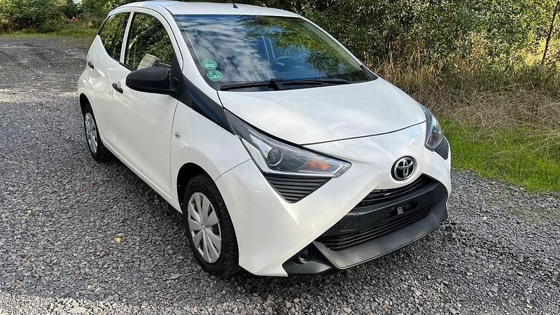 Weiß Gebraucht 2021 Toyota Aygo X SUV | 8.990 € (Superpreis) - Bild 1/4