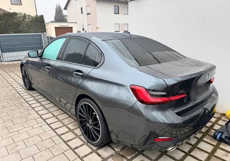Gebraucht BMW 330 252 PS (185 kW) 2019 Grau Limousine