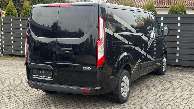 Gebraucht Ford Transit Custom 131 PS (96 kW) 2018 Schwarz Van / Kleinbus