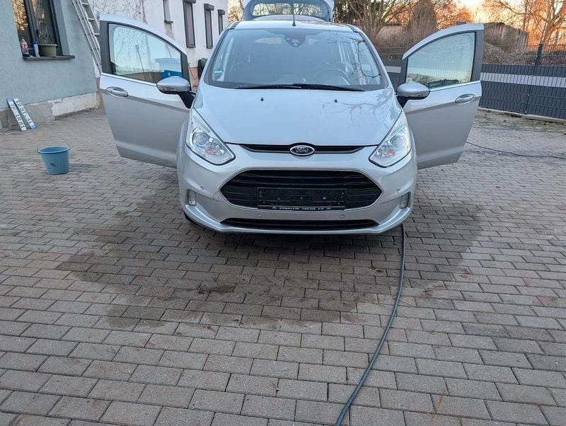 Gebraucht Ford B-MAX Titanium 105 PS (77 kW) 2014 Silber Van / Kleinbus